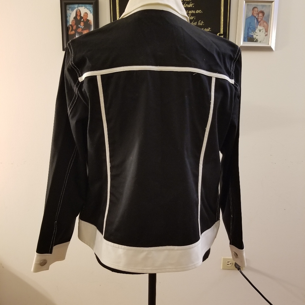 Jacket - Picture 2 of 6